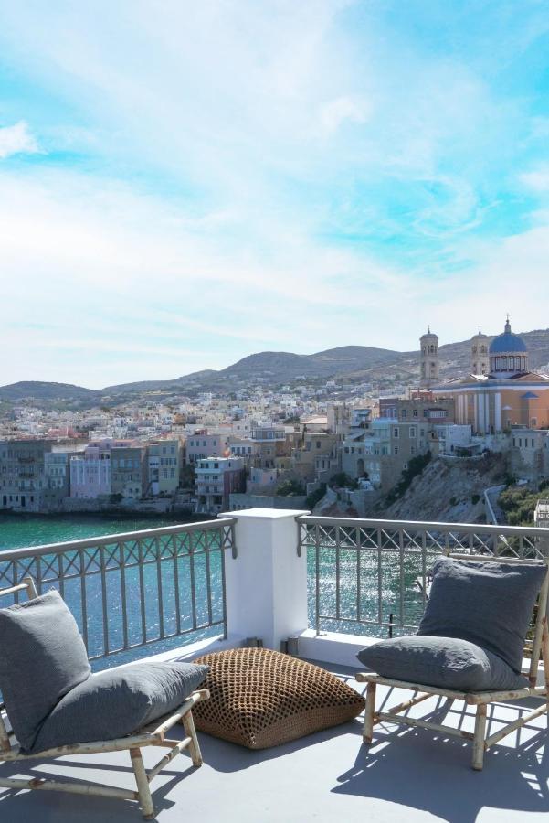 Pafsilipon Suites Ermoupoli Bagian luar foto
