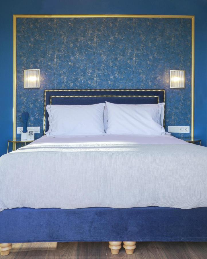 Pafsilipon Suites Ermoupoli Bagian luar foto