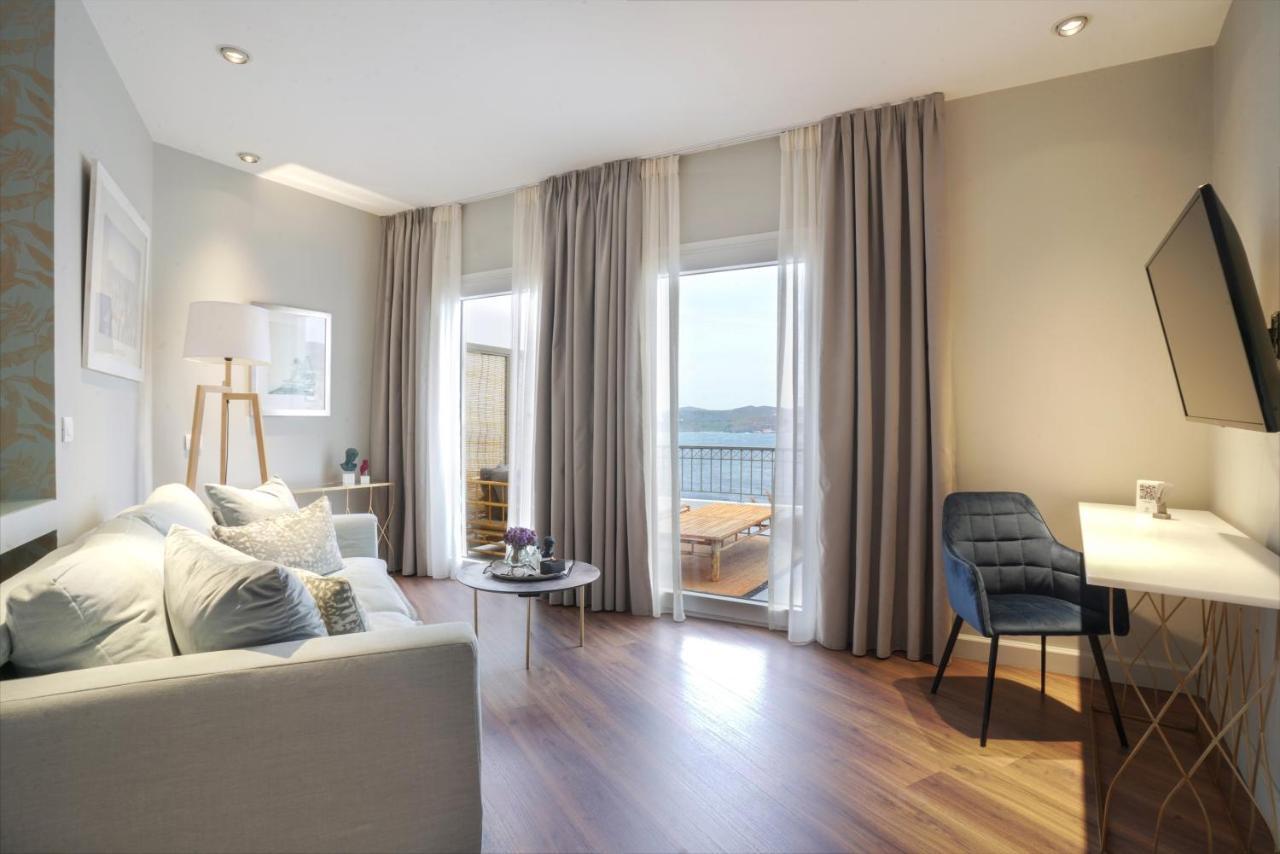 Pafsilipon Suites Ermoupoli Bagian luar foto