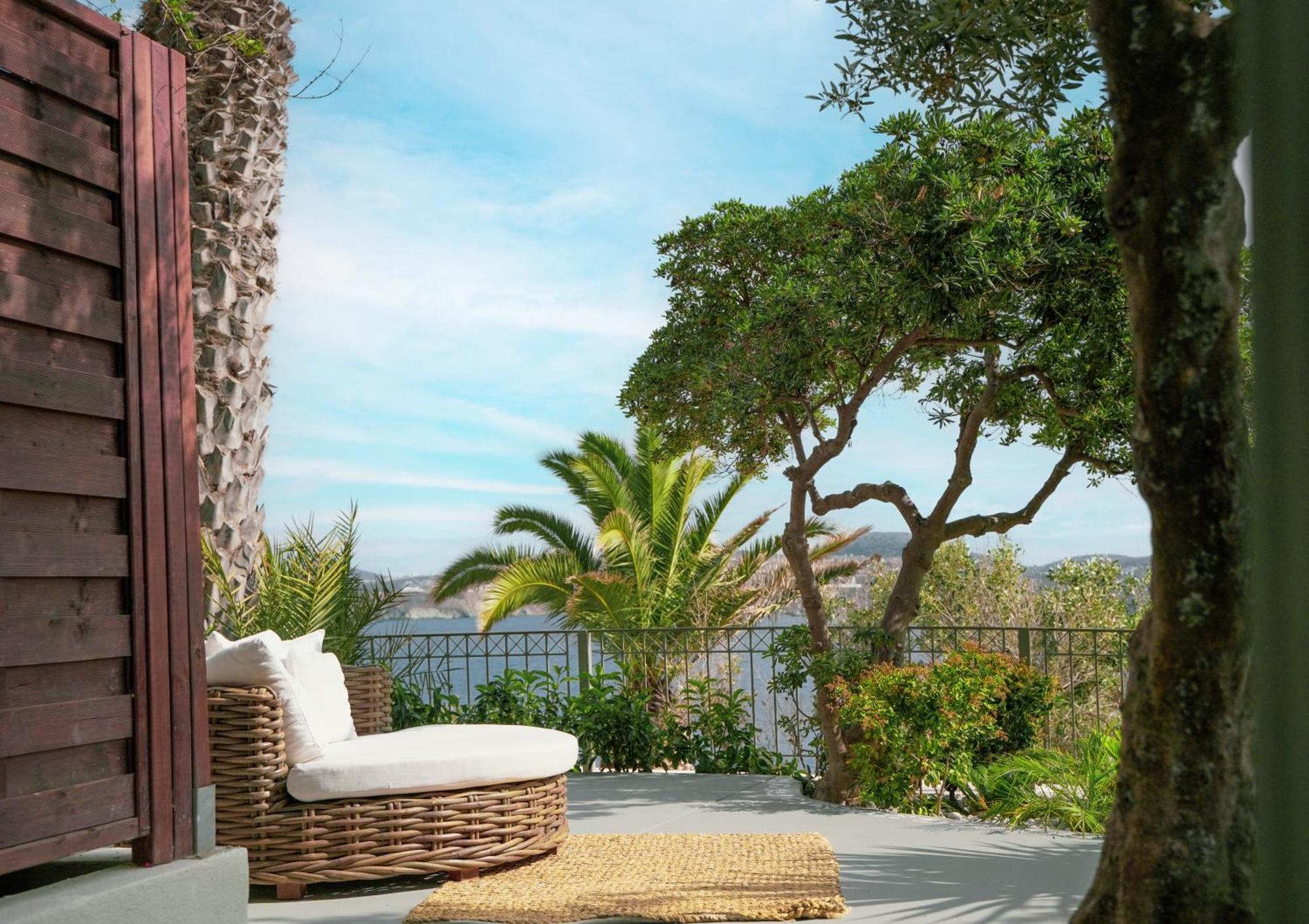 Pafsilipon Suites Ermoupoli Bagian luar foto
