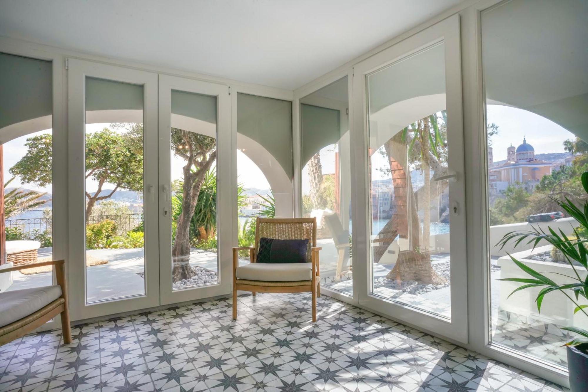Pafsilipon Suites Ermoupoli Bagian luar foto