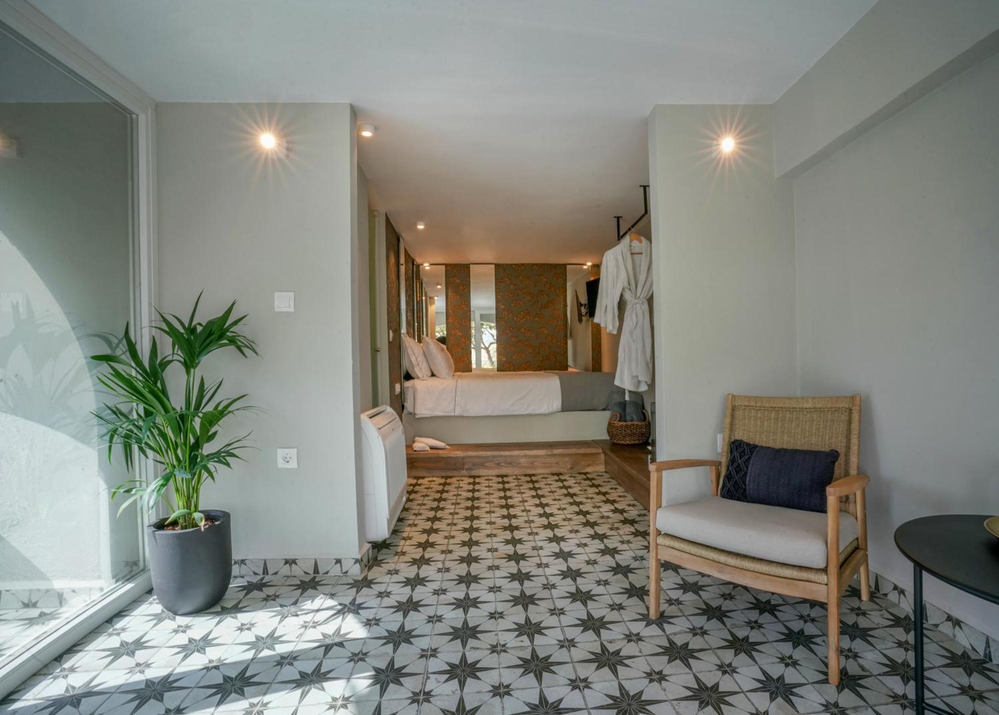 Pafsilipon Suites Ermoupoli Bagian luar foto