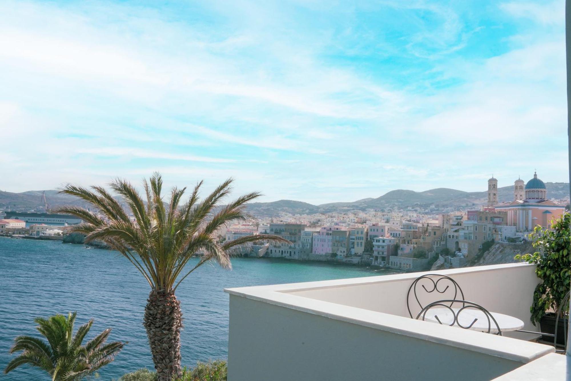 Pafsilipon Suites Ermoupoli Bagian luar foto
